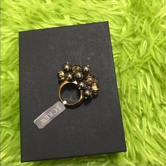 COPY - J.CREW GOLD AND DARK PEARL CUBIC ZICONIA STATEMENT RING
SIZE：M - Picture 3 of 3